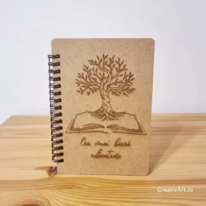 Agendă personalizata din lemn pentru educatoare