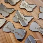 Figurine personalizate pe oglindă aurie