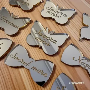 Figurine personalizate pe oglindă aurie