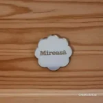 Figurine personalizate pe oglindă aurie floare