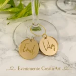 Decoratiuni pahare personalizate pe oglinda aurie 1