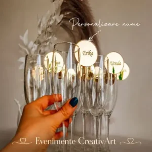 Decoratiuni pahare personalizate pe oglinda aurie